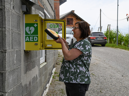 Predaja defibrilatorja - Brezovica